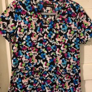 Koi basics scrub top size small